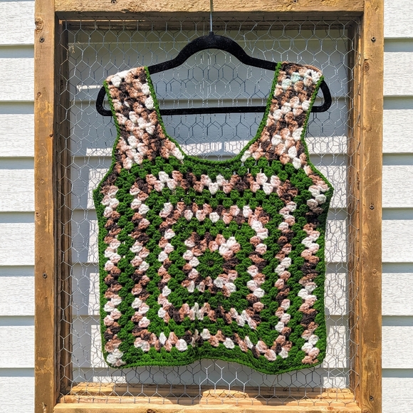 Vintage 1970s Handmade Green Brown Granny Square Vest Tank Top M Retro Boho VTG - Picture 3 of 3